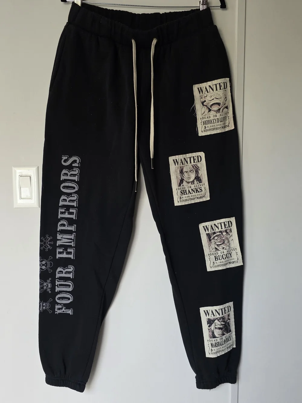 One Piece x Hot Topic Four Emperors Wanted Poster Joggers
